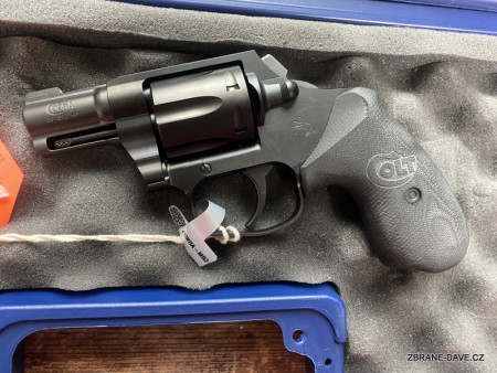 COLT Cobra Night Revolver